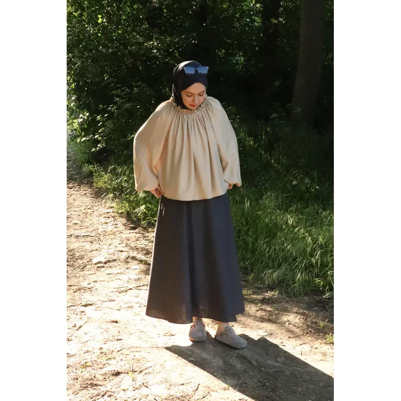 25030 Women's Crinkle Collar Gathered Flounce Blouse Mink