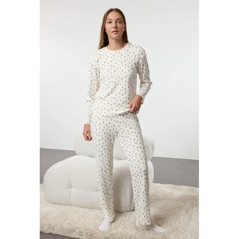 Women's Ecru Flowering Long Lounge/home Regular Pajama Set
