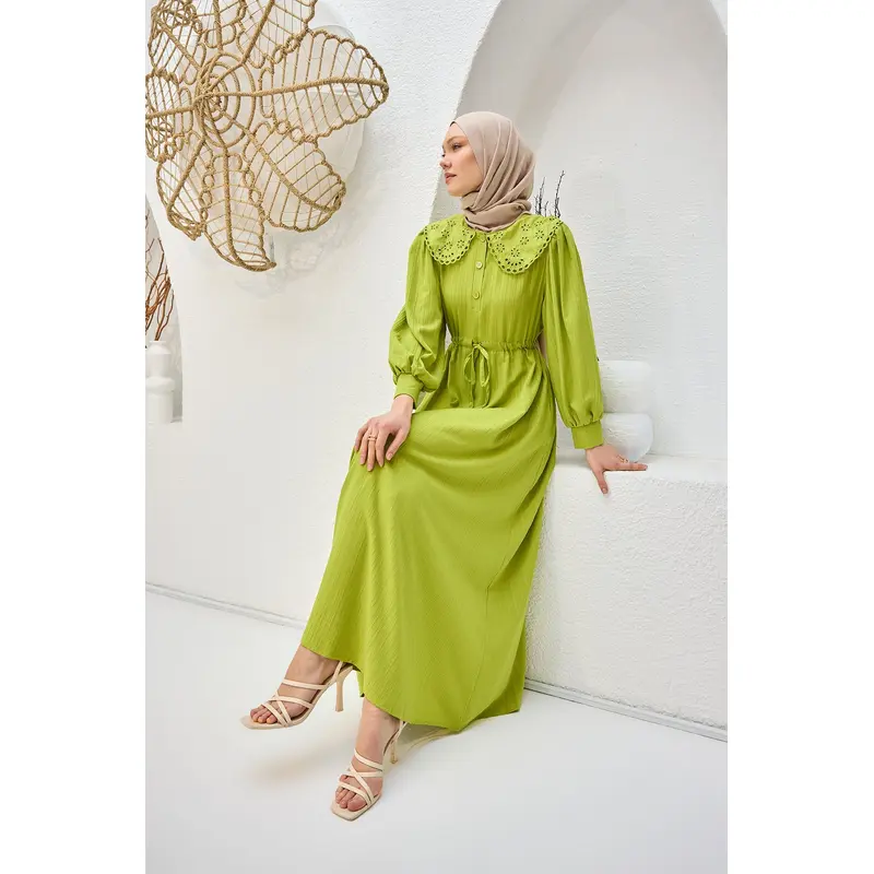 Green Dress With Lace Details And Peter Pan Collar